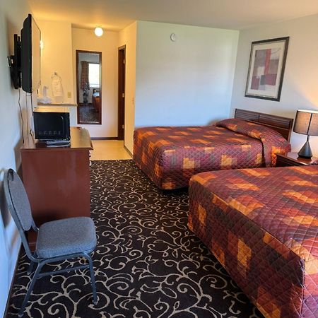 Malibu Inn Lake Delton Bagian luar foto