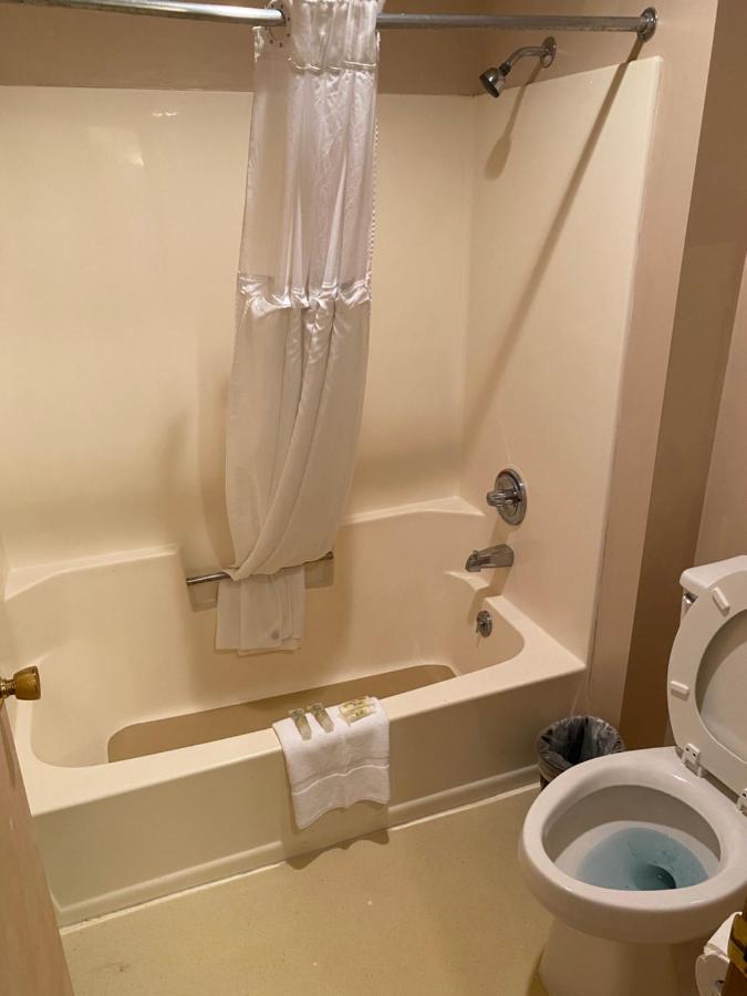 Malibu Inn Lake Delton Bagian luar foto