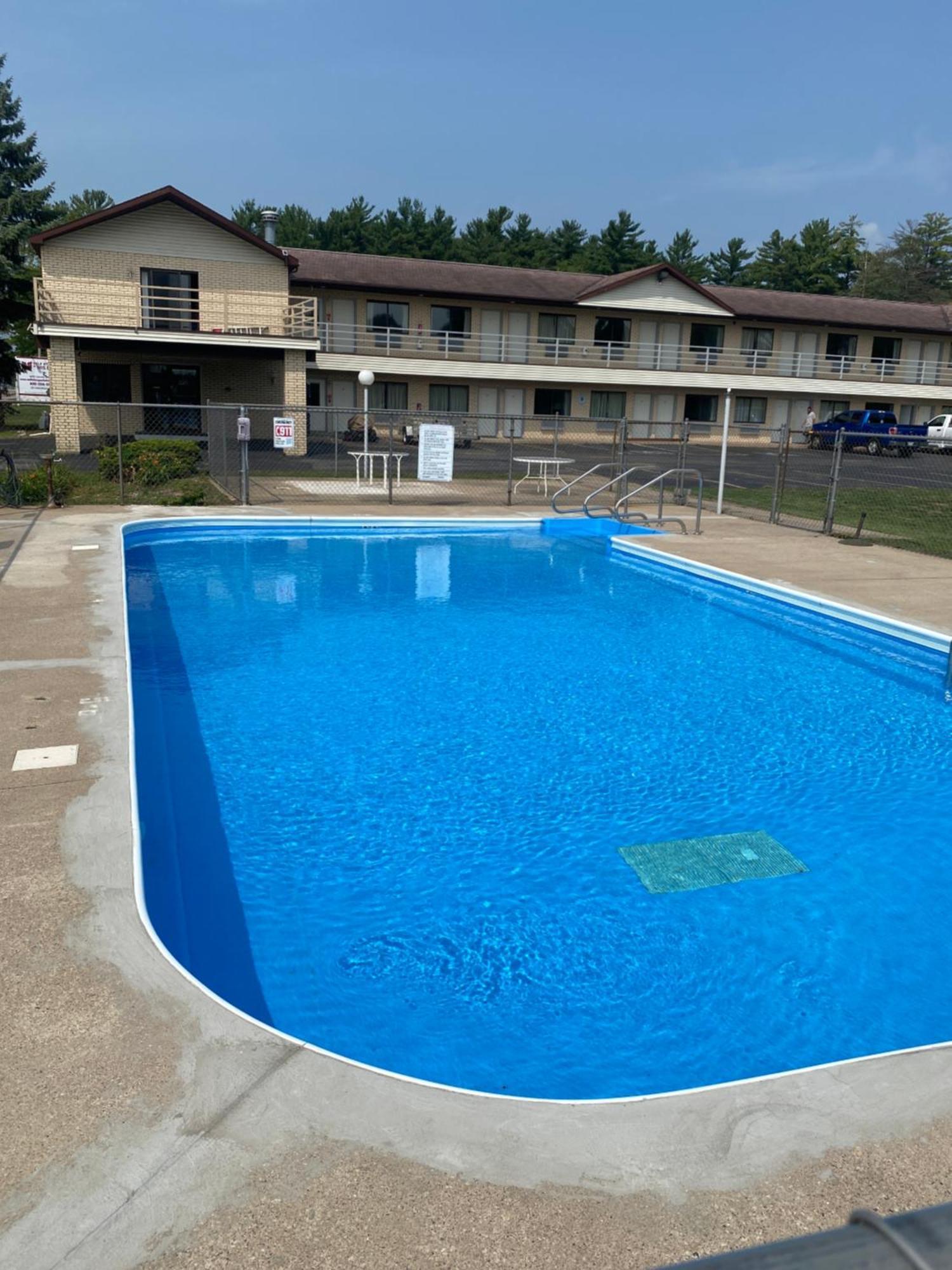 Malibu Inn Lake Delton Bagian luar foto