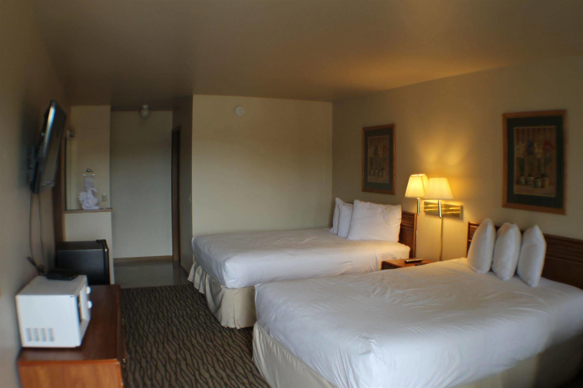 Malibu Inn Lake Delton Bagian luar foto