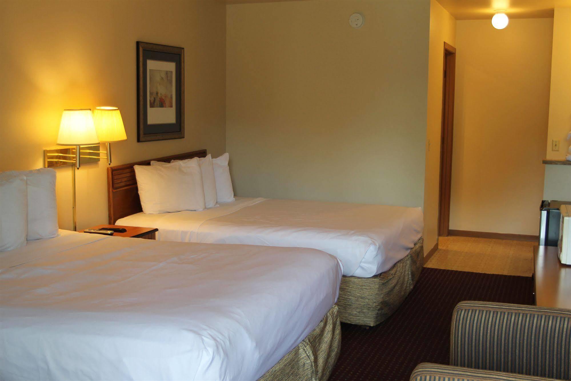 Malibu Inn Lake Delton Bagian luar foto