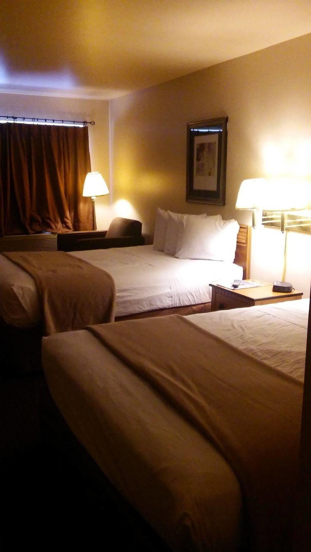 Malibu Inn Lake Delton Bagian luar foto